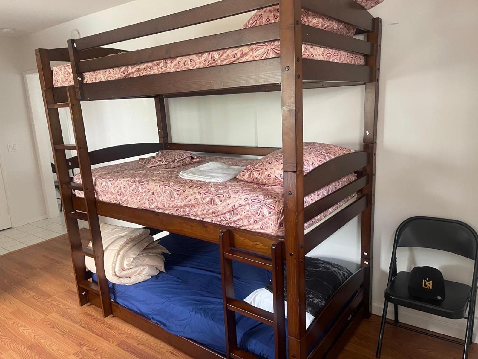 Females Bun Beds Albergue Los Angeles